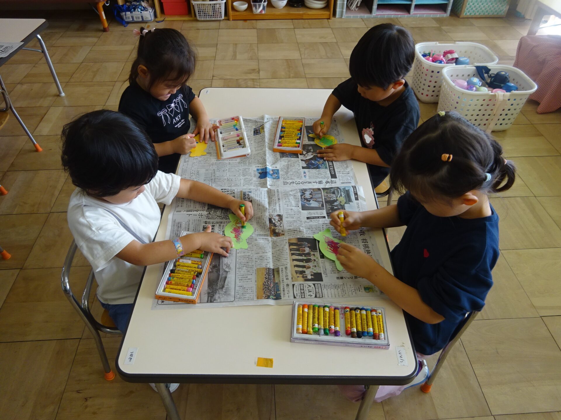 ハロウィンパーティーの製作を行いました♪